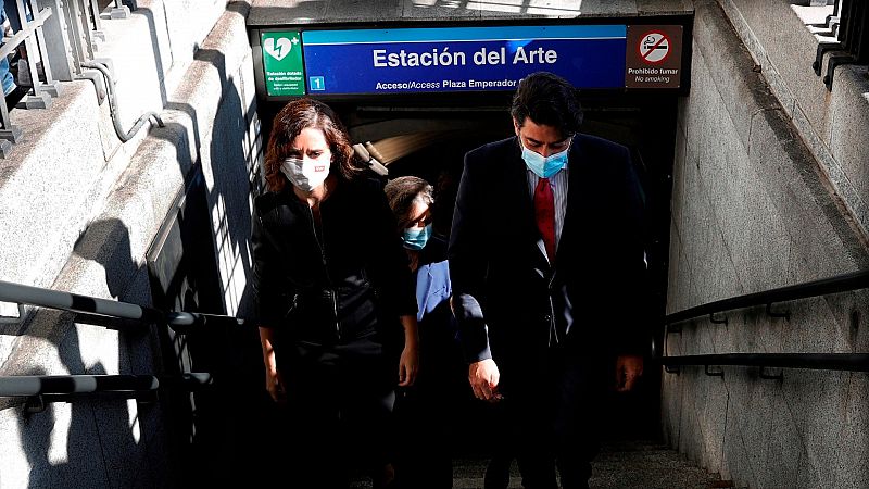 Ayuso acusa a Sánchez de querer "destrozar" Madrid y de buscar votos en otros territorios con la descentralización