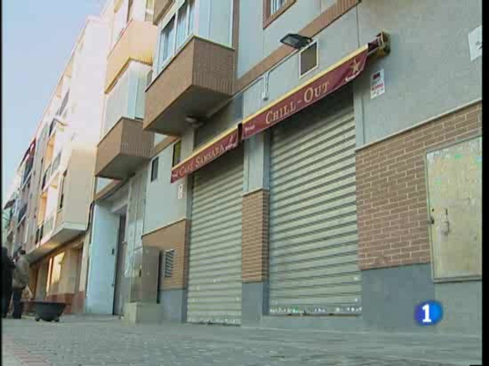 En Valencia, un hombre atacó, anoche, a puñaladas a dos mujeres cuando cerraban la cafetería que regentaban | Ver