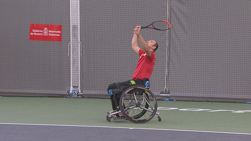 El tenis en silla de ruedas combina la terapia con el deporte