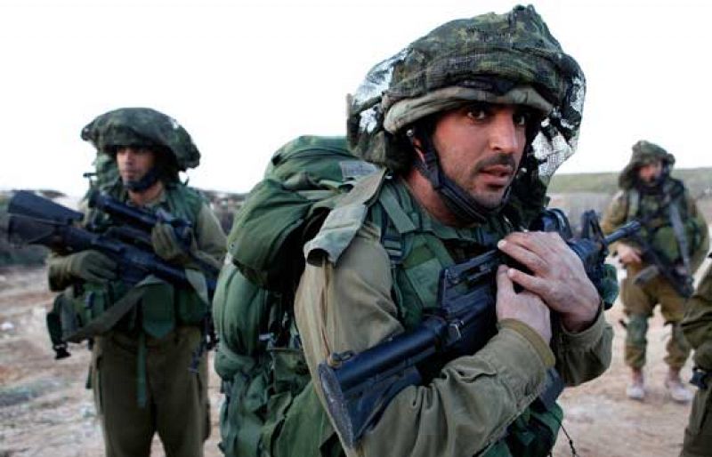 Israel y Hamás elevan el tono belicista mientras el Ejército hebreo se adentra en Gaza