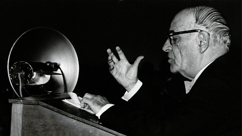 La vida, el pensamiento y la obra de Ortega y Gasset en RNE