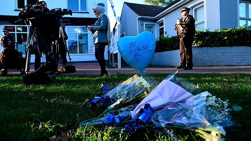 Asesinado a puñaladas un diputado conservador británico durante un acto político con ciudadanos