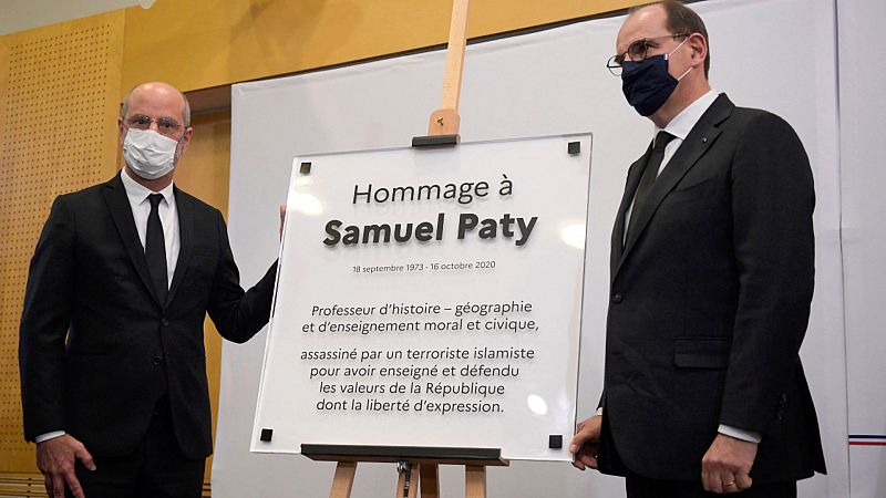 Francia amplía su homenaje a Samuel Paty como símbolo de la libertad de expresión