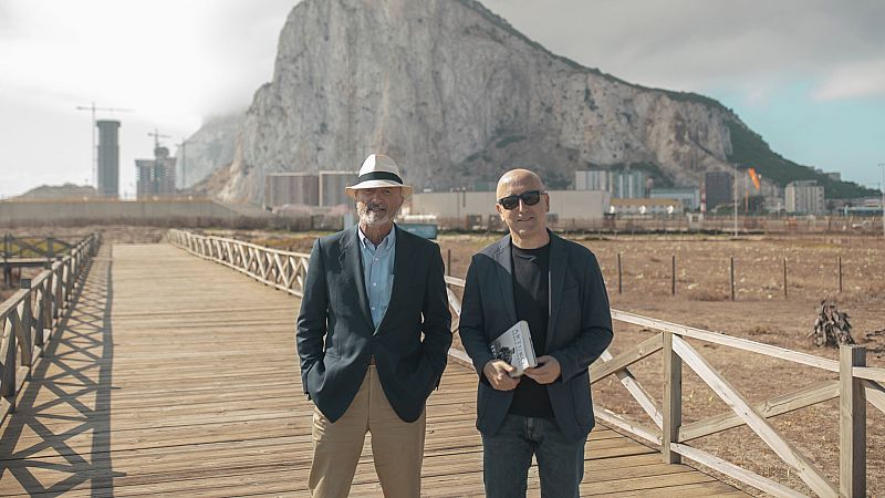 Arturo Pérez-Reverte, protagonista en 'Página Dos'