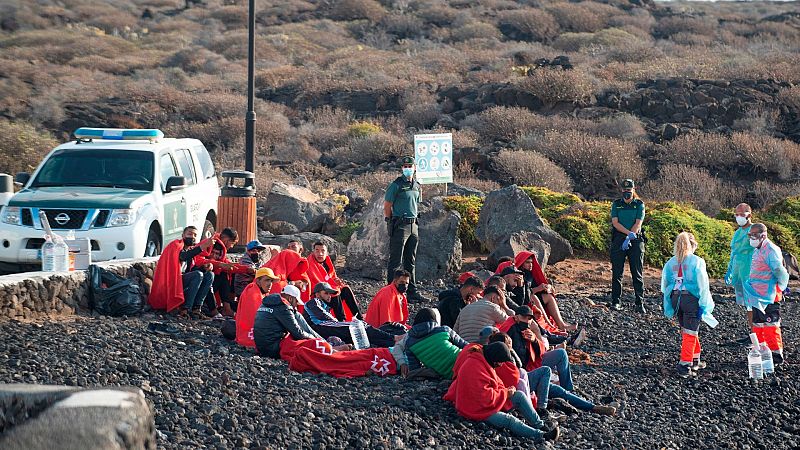 Más de 200 migrantes alcanzan en patera las costas españolas en un día