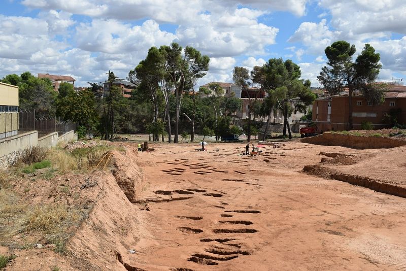 Las obras de ampliacin del campus de Guadalajara dejan al descubierto un cementerio medieval