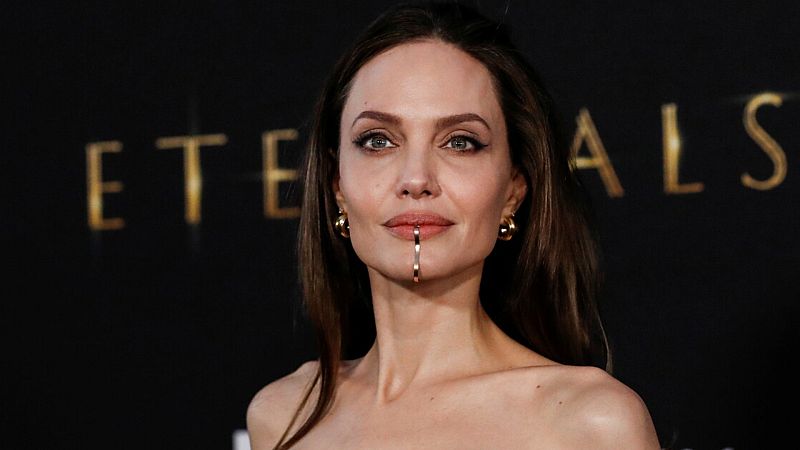 Angelina Jolie y el maxipiercing que ahora todos quieren llevar
