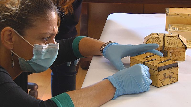 Investigadoras do CSIC estudan as pezas medievais máis valiosas da catedral de Ourense