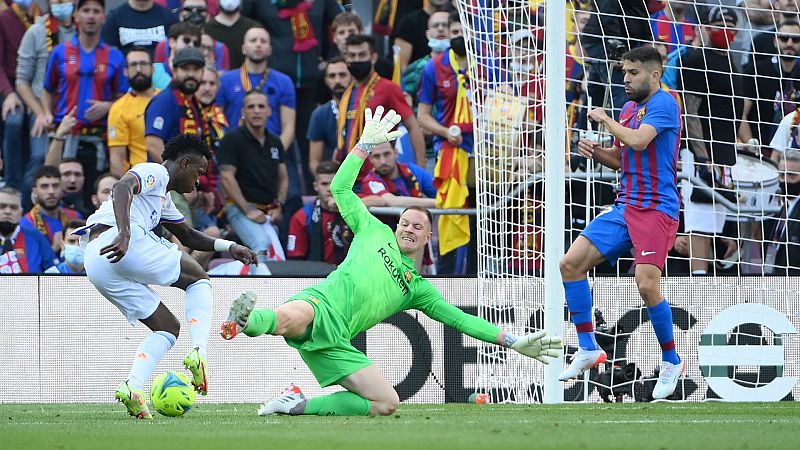 El Real Madrid asalta el Camp Nou con un Vinícius desatado