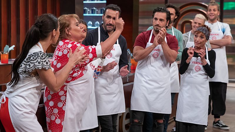 La picante canción que Carmina le dedica a Jordi, su "muñeco" en MasterChef