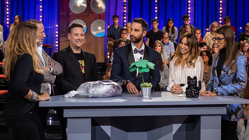 Dani Rovira homenajea a Chicho y da una segunda oportunidad a una pareja de 'Un, dos, tres'