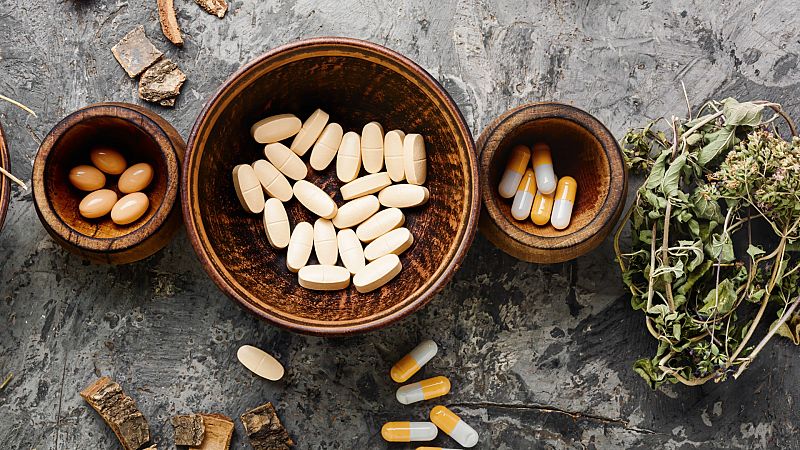 ¿Es recomendable consumir suplementos vitamínicos sin la supervisión de un profesional?