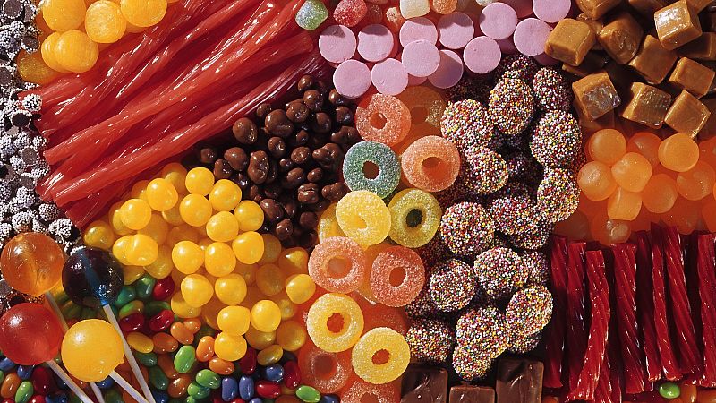 Consumo prohibirá la publicidad de dulces, galletas, helados o zumos dirigida a menores de 16 años