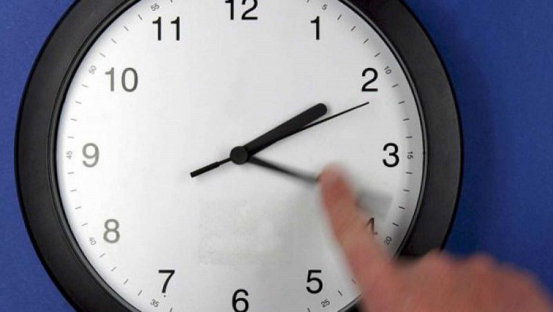 Canvi d'hora: quines implicacions té en el consum?