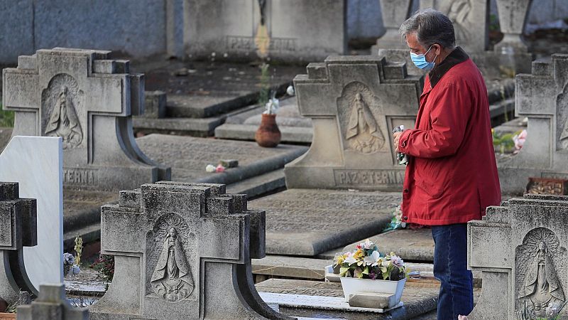 Los cementerios han vuelto a la normalidad sin restricciones y recuperado las visitas prepandemia
