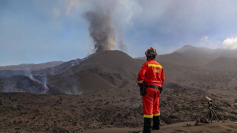 La Palma registra un terremoto de magnitud 5, el mayor desde la erupción, y la lava destruye nuevas viviendas