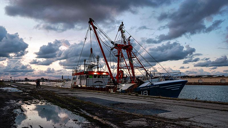 Francia libera al pesquero britnico retenido por el conflicto por la pesca