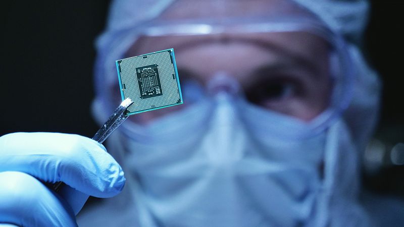 Videoconsolas, frigoríficos, coches o teléfonos: la producción mundial tiembla por la crisis de los microchips