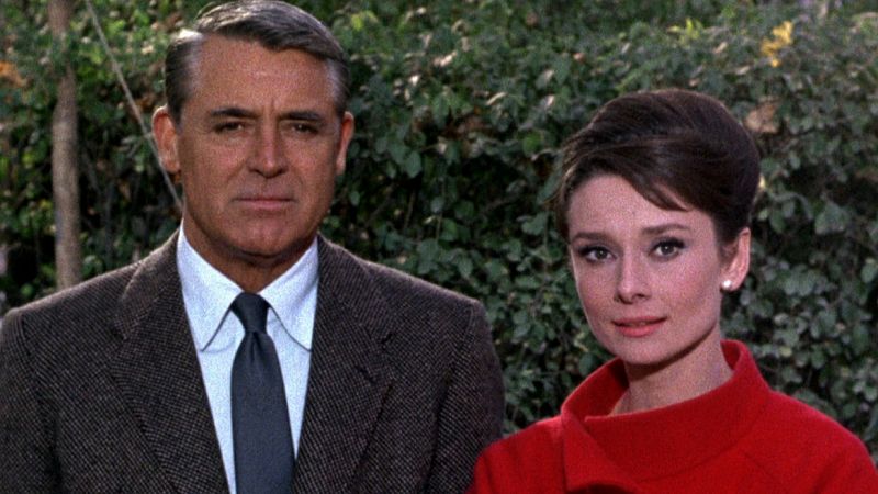 Cary Grant no quería salir en 'Charada' con Audrey Hepburn: se sentía demasiado viejo