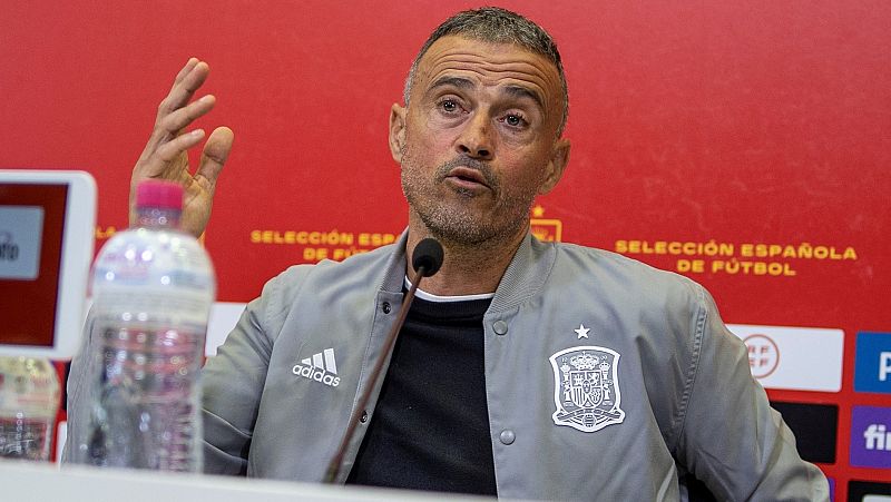 Luis Enrique: "Me ha costado decidir el puesto de lateral, nunca había sido tan injusto con un jugador"