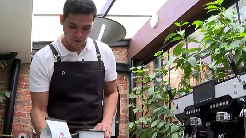 Diego Campos, primer colombiano que se alza con el título de mejor barista del mundo