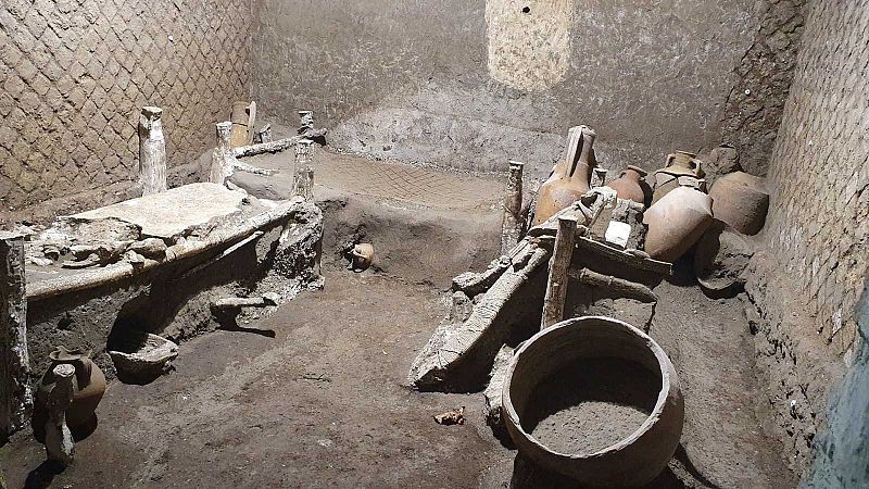 Descubren en Pompeya la habitación de una familia de esclavos bien conservada