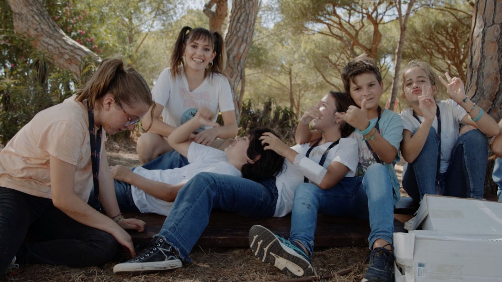 RoEnLaRed se va de campamento con las celebrities - XTRA de MasterChef Celebrity: Infiltrada | Ver