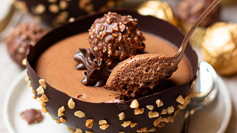 Mousse estilo Ferrero de chocolate y avellanas de Petit Fit