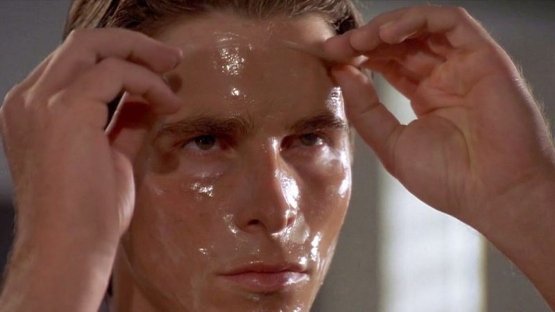 La rutina diaria de Patrick Bateman, el asesino que se cuidaba