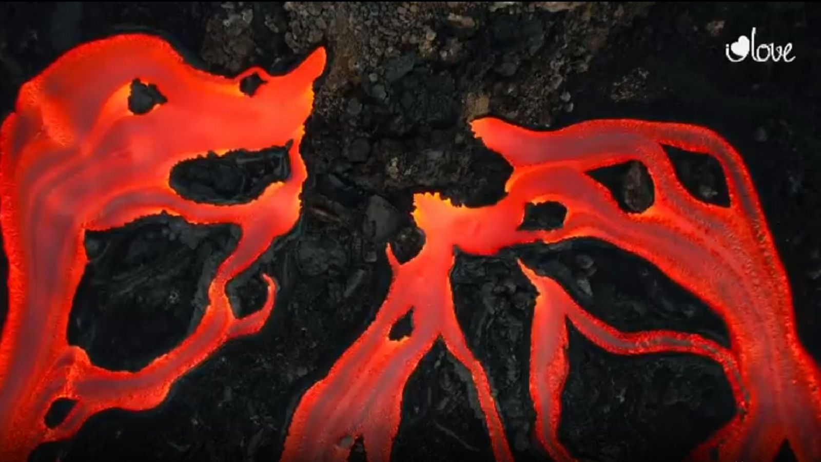 Drones para comprobar el estado de las casas amenazadas por la lava - Telediario 1 | Ver