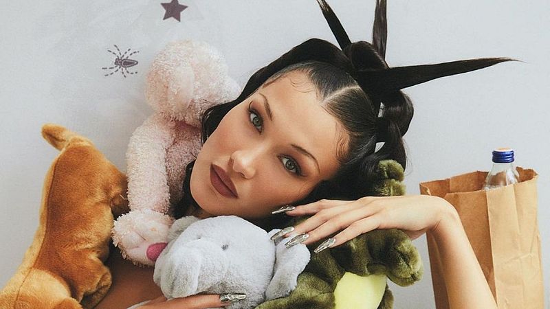 Bella Hadid habla abiertamente sobre su salud mental: "Siempre hay luz al final del túnel"