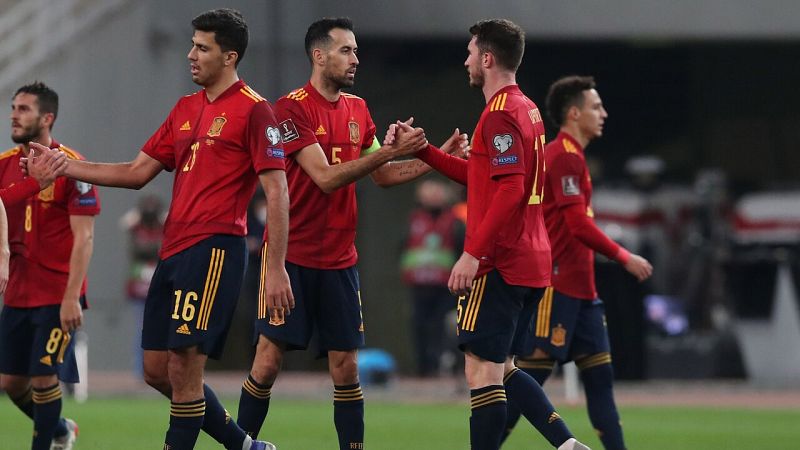 Victoria de oficio de la Roja tras el 'apagón' de Suecia: las claves del Grecia 0-1 España