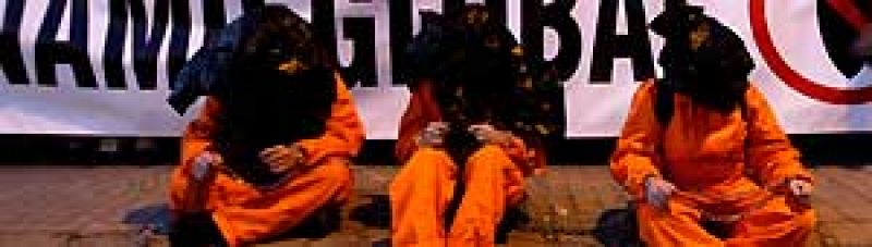 Obama pide la suspensión de los juicios en Guantánamo