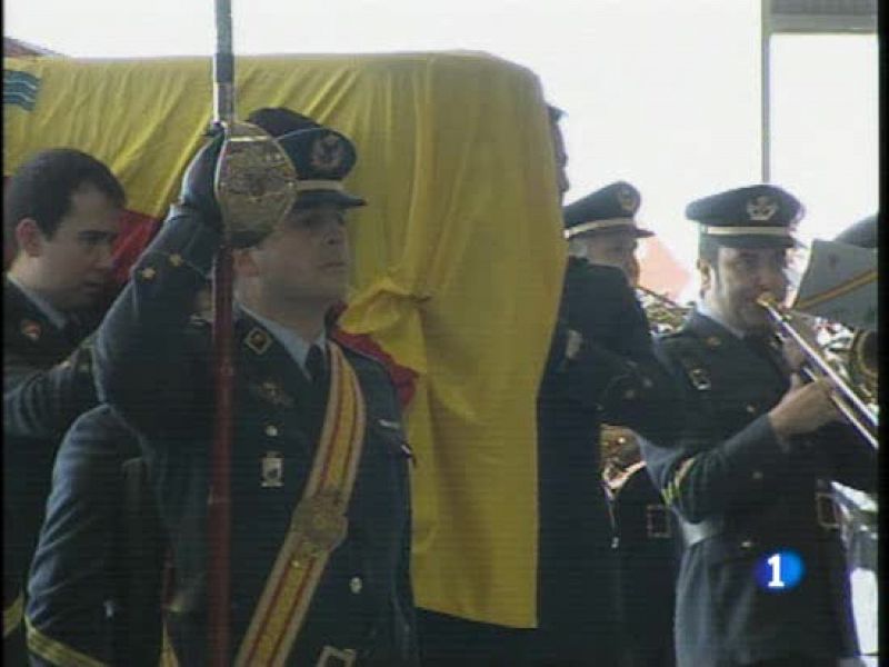 Condecoran a los tres pilotos muertos con la Cruz del Mérito Aeronáutico con distintivo amarillo