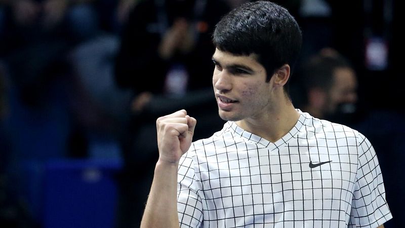 Carlos Alcaraz apunta a 'maestro' del tenis tras ganar las NextGen Finals