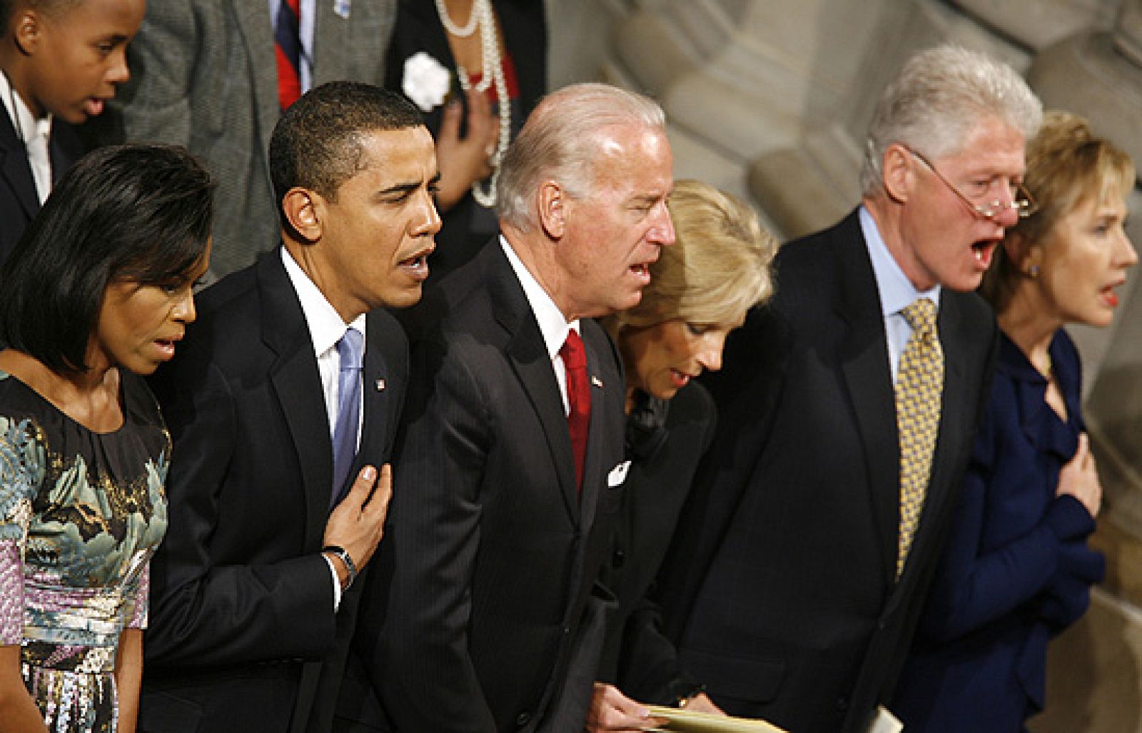 El presidente de Estados Unidos, Barack Obama, ha comenzado su primer día de trabajo con un oficio religioso en la Catedral de Washington.