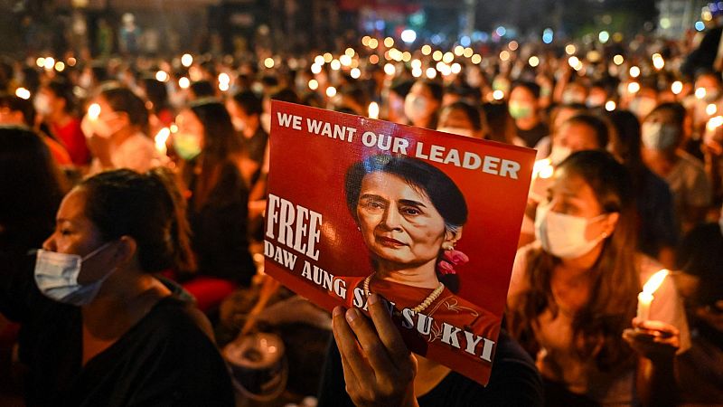 La junta birmana presenta nuevos cargos contra Suu Kyi por fraude electoral