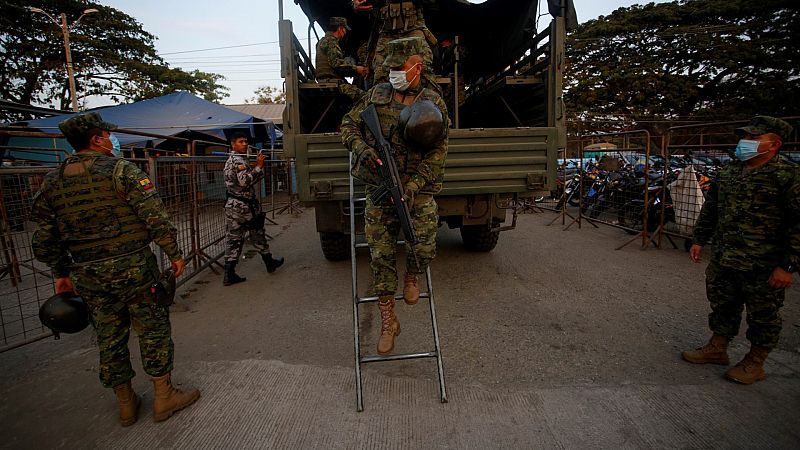 Lasso encara la crisis de seguridad en las cárceles de Ecuador con la coordinación de la policía y los militares