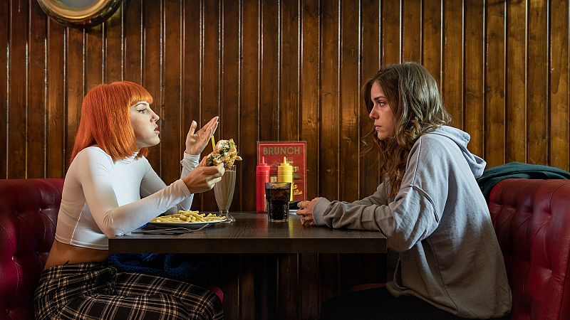 RTVE Play estrena 'Yrreal': acción, protagonismo femenino y mezcla de imagen real y animación en 2D