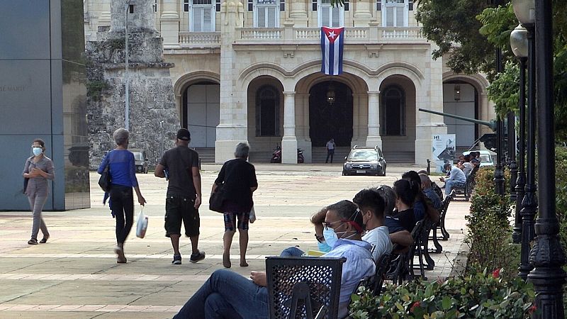Cuba devuelve dos credenciales de prensa más al equipo de Efe en La Habana