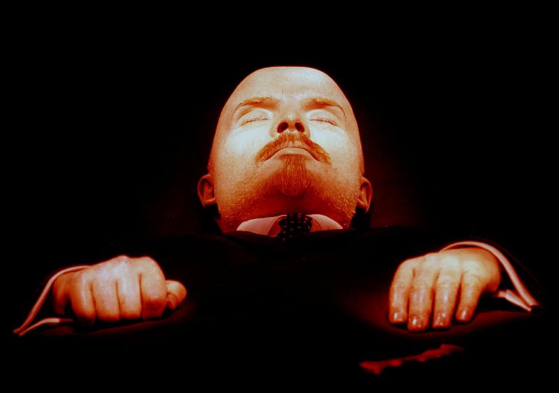 Los rusos quieren enterrar a Lenin en el 85 aniversario de su muerte