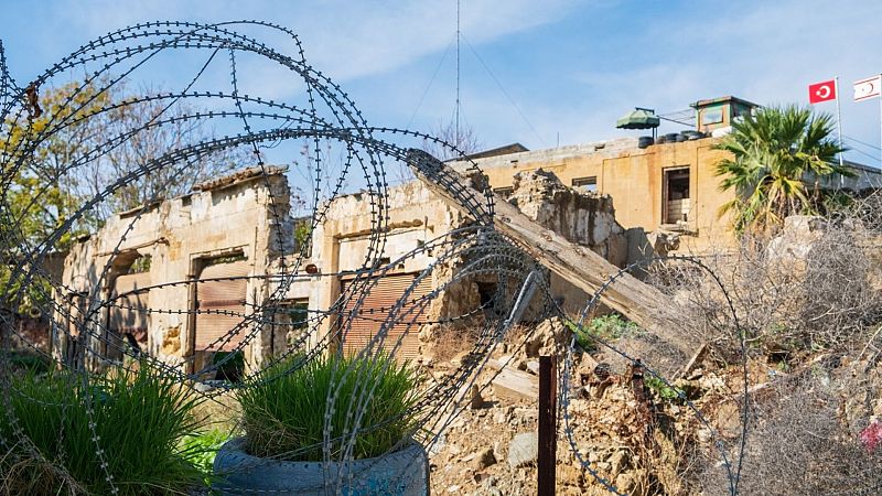 El tiempo aleja la reunificación de Chipre