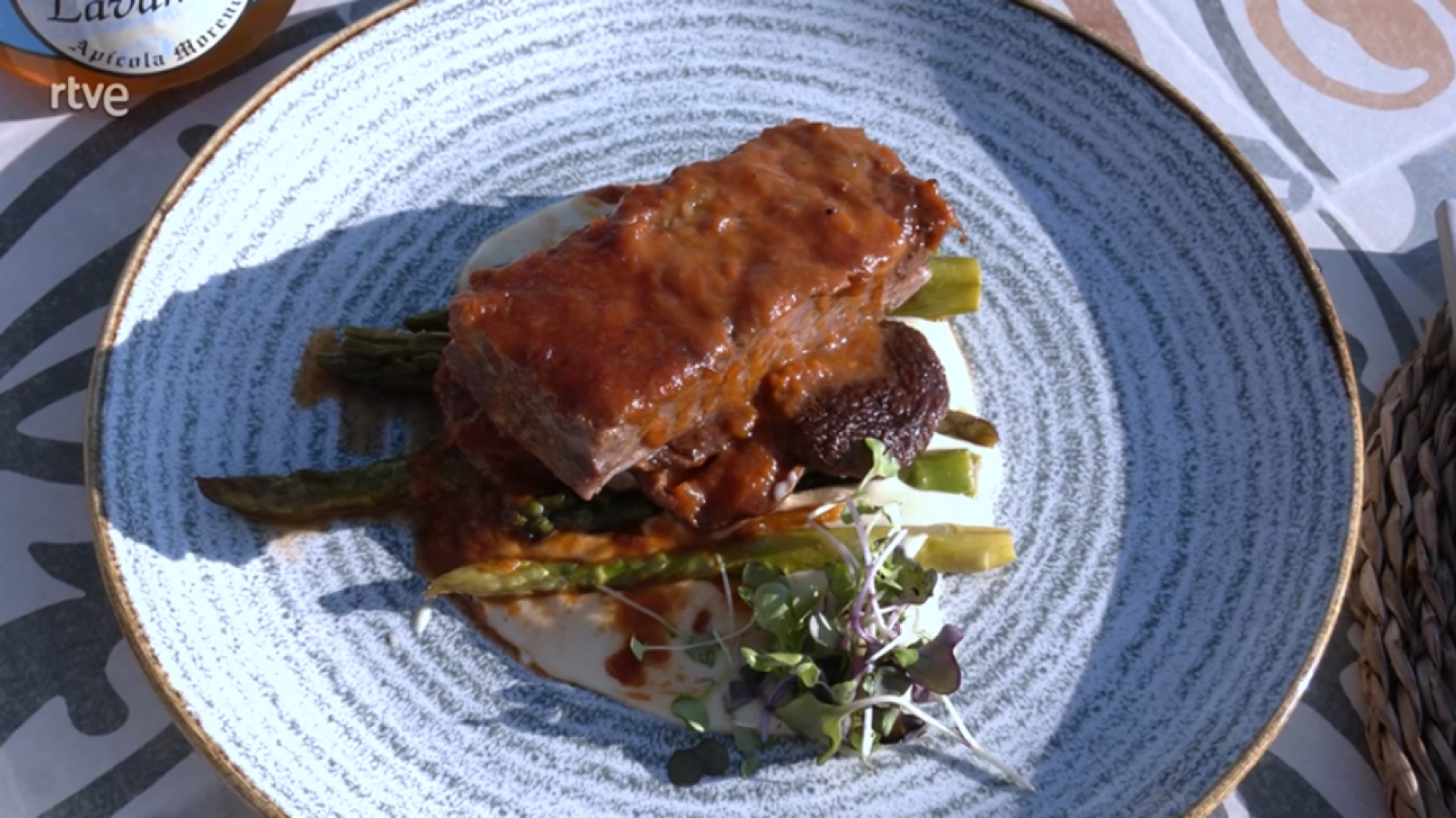 Aquí la Tierra - ¿Cómo podemos utilizar la miel en la cocina?