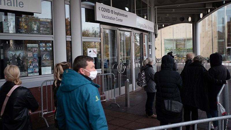 Alemania impondrá la vacuna al personal sanitario y restricciones a los no vacunados