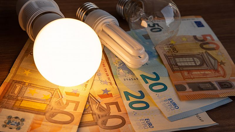 El precio de la luz sube este domingo un 4,86% hasta los 229,62 euros/MWh