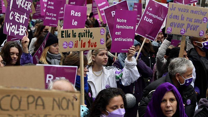 Miles de manifestantes tiñen Francia de morado contra la violencia machista