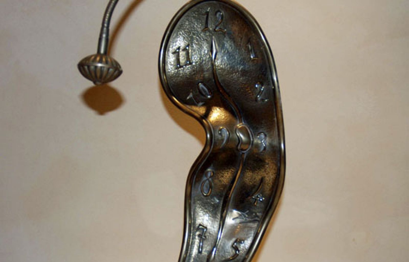 81 piezas de Dalí, intervenidas en un hotel de Estepona