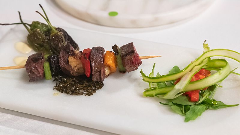 Receta de brochetas de coraz�n de ternera de Miki Nadal