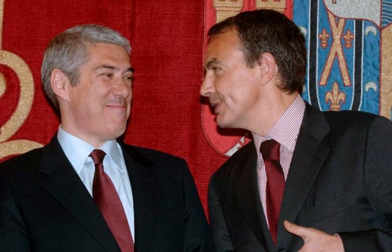 Zapatero y Sócrates se comprometen a que el AVE una Madrid-Lisboa y Vigo-Oporto en 2013