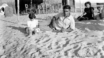 Diez minutos bien empleados- Noventa años de las vacaciones pagadas - 01/12/21 - Escuchar ahora